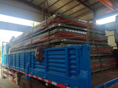 矩形波紋補(bǔ)償器發(fā)貨 發(fā)貨